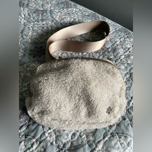 Lululemon Sherpa Belt Bag